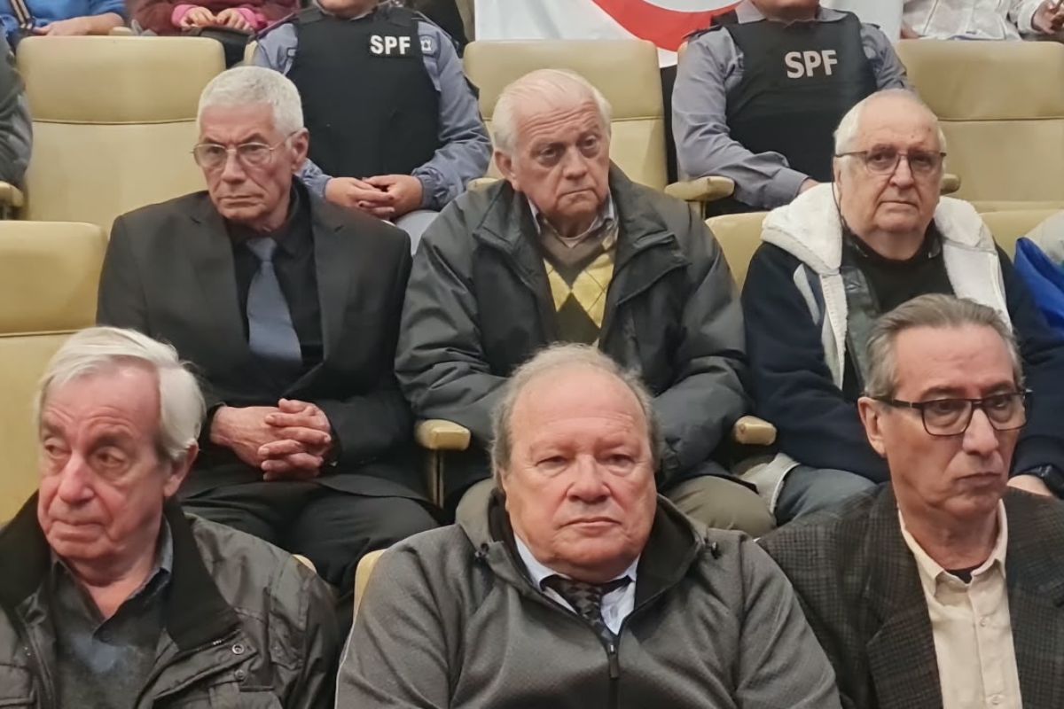 El expediente involucra a integrantes de las fuerzas militares, policías provinciales y federales y civiles señalados por su presunta participación en el aparato represivo.