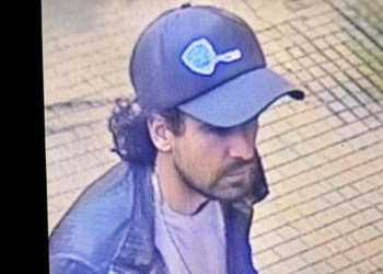 Renato Iván Tabella, captado por una cámara de seguridad, según la investigación.