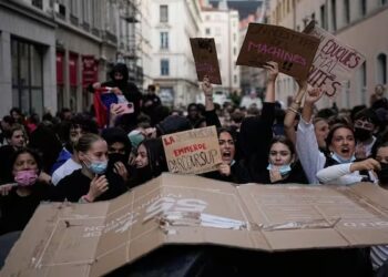 Francia: continúan las protestas estudiantiles y temen nuevos disturbios Francia: continúan las protestas estudiantiles y temen nuevos disturbios