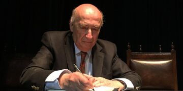 Francisco Felipe Yofre aborda el retorno de Perón en «Memorias Cruzadas»
