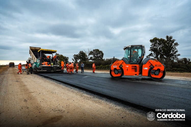 Cuatro grandes obras viales generan 1.050 puestos de trabajo en Córdoba Cuatro grandes obras viales en Córdoba.