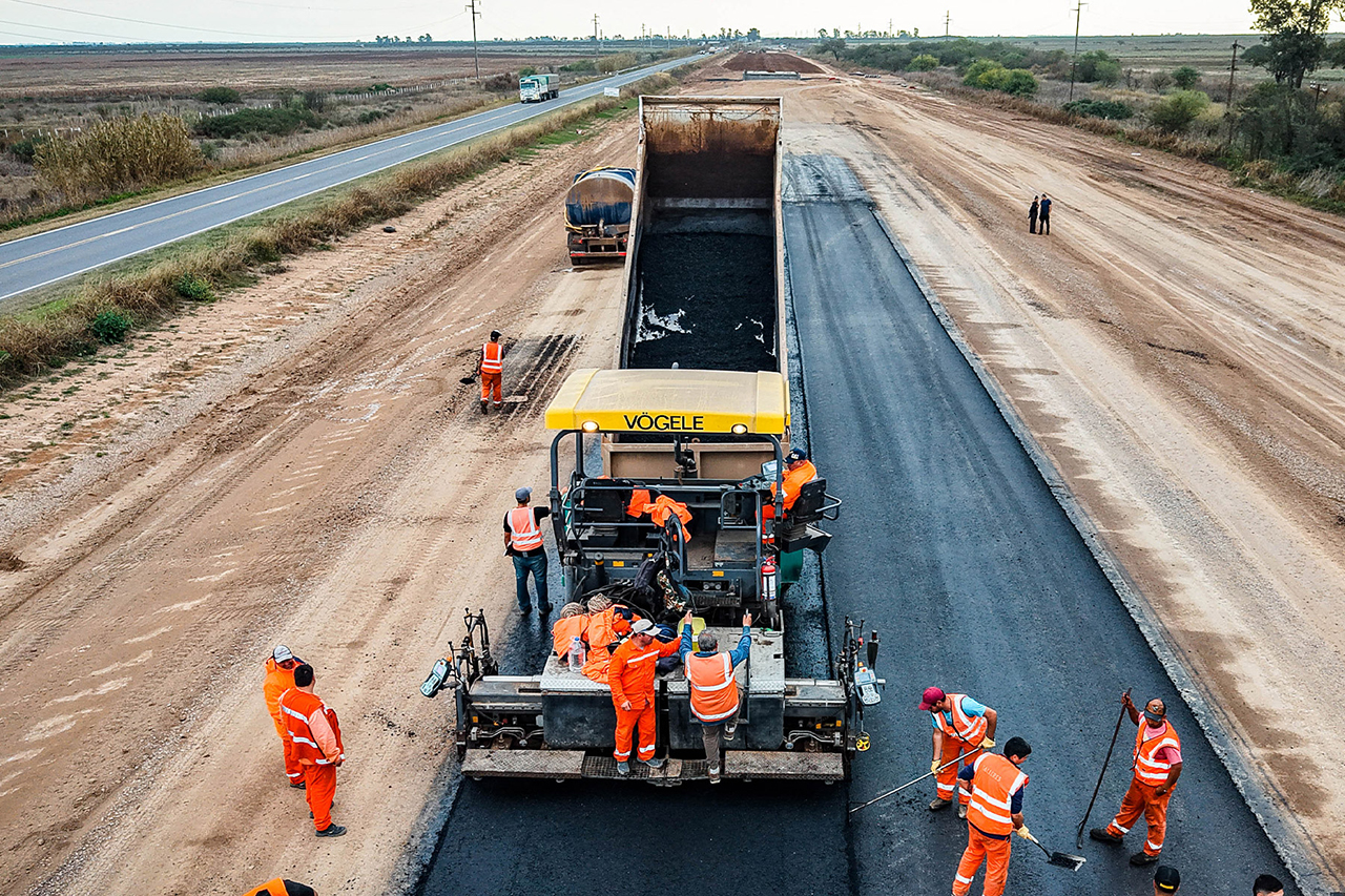 Cuatro grandes obras viales generan 1.050 puestos de trabajo en Córdoba Cuatro grandes obras viales generan 1.050 puestos de trabajo en Córdoba