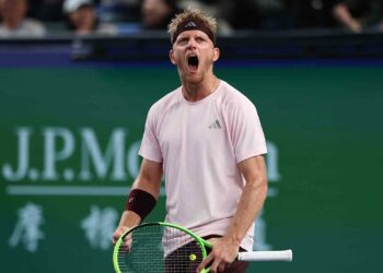 Davidovich Fokina ganó el duelo de españoles y es campeón del Masters 1000 de Shanghái