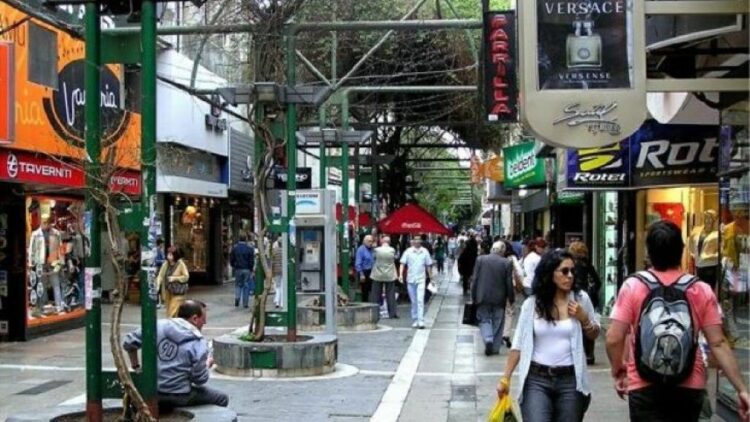 Según la Cámara de Comercio, solo el 8% abrirá sus puertas, de manera parcial o durante toda la jornada.