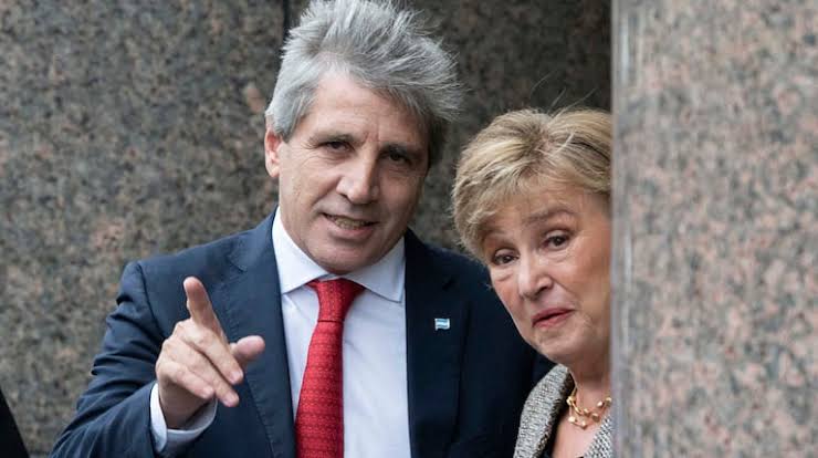 El FMI cuestionó los subsidios a las tarifas y pidió focalizar la ayuda El Fondo analizó políticas aplicadas durante crisis de costo de vida.