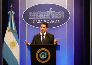 El Gobierno defendió al Banco Central por el oro y cuestionó a la AGN