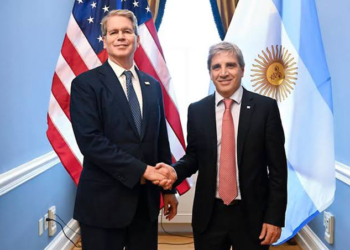 Estados Unidos le abrió la puerta a un nuevo rescate económico a Milei Estados Unidos le abrió la puerta a un nuevo rescate económico a Milei