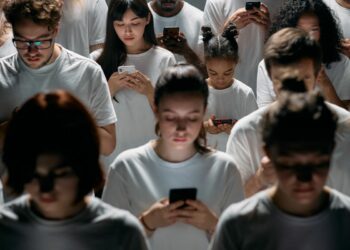 Grecia prohíbe las redes sociales a menores de 15 años desde 2027