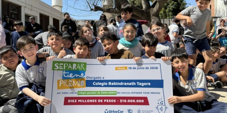 La Municipalidad de Córdoba lanzó una nueva edición de “Separar tiene premio”, destinada a escuelas secundarias de la zona central de la ciudad, con $15 millones en premios para fomentar el reciclaje y la conciencia ambiental.