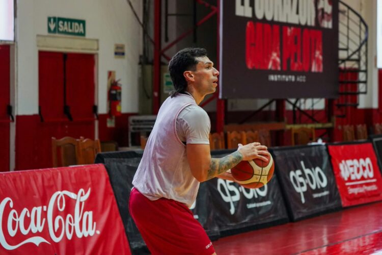 El base Leandro Vildoza buscará guiar al Albirrojo a otra victoria.
