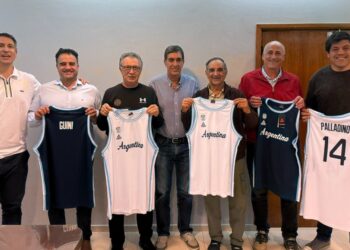 La Confederación Argentina mantuvo una reunión con dirigentes y glorias del básquet