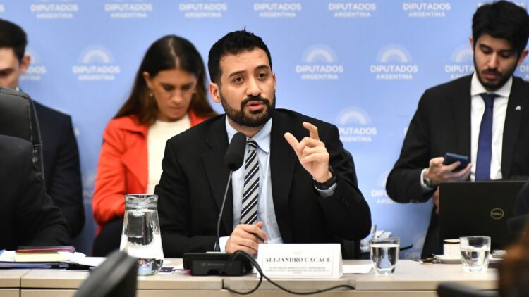 La Libertad Avanza no logra consenso y debe postergar el debate del Presupuesto 2027 Alejandro Cacace, Secretario de Desregulacion, expuso en la Comision de Presupuesto de la Camara de Diputados.
