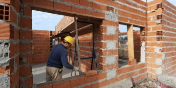 La economía cayó 1,2% en el tercer trimestre y se profundiza la recesión La economía cayó 1,2% en el tercer trimestre y se profundiza la recesión