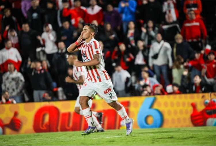 El chileno Nicolás Guerra marcó el primero en el triunfo de Instituto 2-0 sobre Defensa y Justicia en el Torneo Apertura. Este viernes por la tarde se vuelven a enfrentar.