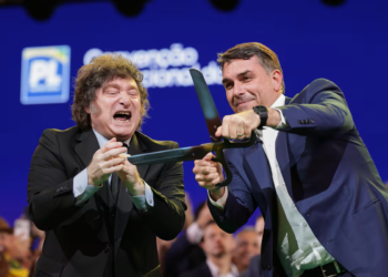 La oposición reclama explicaciones al Gobierno por el posible paso de Bolsonaro por el país