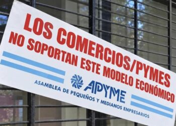 Las pymes no soportan este modelo: las fajas que aparecieron en Córdoba Las fajas de APYME llegaron a comercios de Córdoba con la consigna “Este comercio no soporta el modelo económico”, en el marco de una campaña nacional para visibilizar la situación de las pymes.