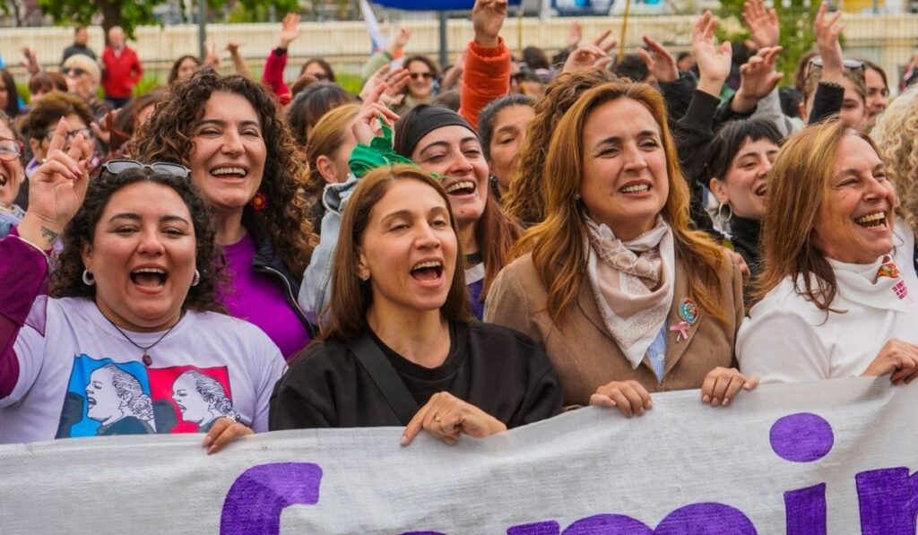 Victoria Flores, Myriam Prunotto y Liliana Montero (de izquierda a derecha) durante el Encuentro Plurinacional en Córdoba. Foto: vía @tori_flores.
