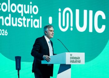 Llaryora reclamó un RIGI para la industria: Sin pymes no hay macro que aguante Llaryora reclamó un RIGI para la industria: Sin pymes no hay macro que aguante