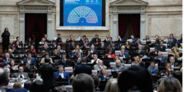 Diputados debate una mega sesión por tierras, discapacidad y endeudamiento familiar