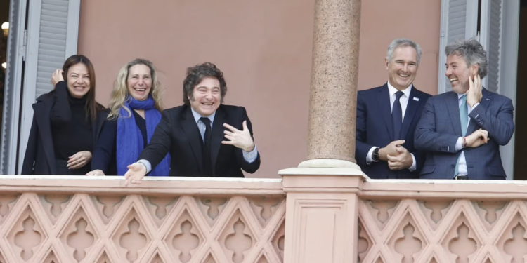 El presidente Javier Milei llega a Casa Rosada.