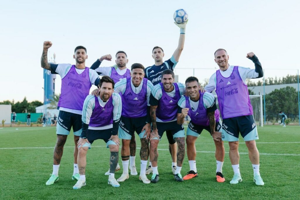 Messi y su última práctica con la Selección: la alegría en Ezeiza y un mensaje en redes Messi y su última práctica con la Selección: la alegría en Ezeiza y un mensaje en redes