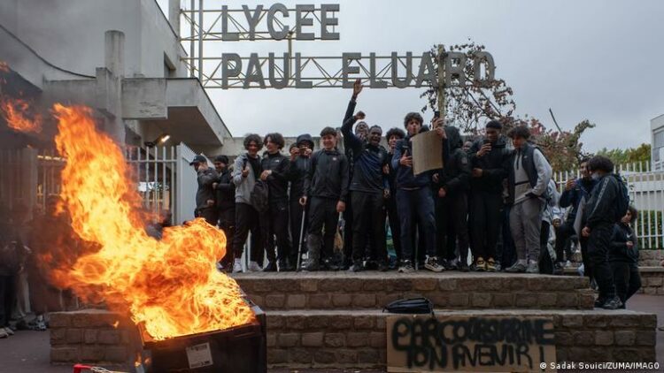 Los estudiantes franceses siguen en pie de lucha contra el Gobierno de Macron.
