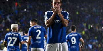 Nico Paz brilló con un doblete y una asistencia en la goleada del Como ante Manchester United