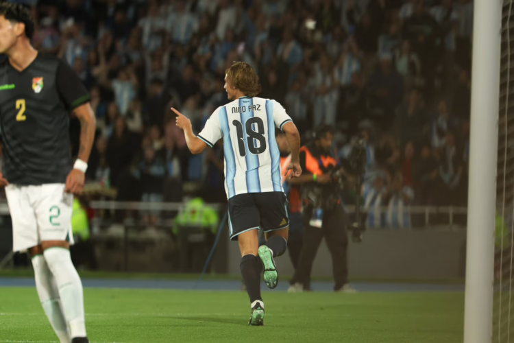 Nico Paz brilló en el amistoso ante Bolivia.