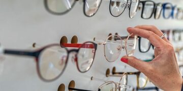 Las ópticas cordobesas registraron una caída en las ventas y la facturación durante septiembre, según un relevamiento de la Cámara del sector.