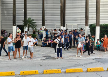 La ciudadanía ganó las calles con la esperanza de resguardarse.