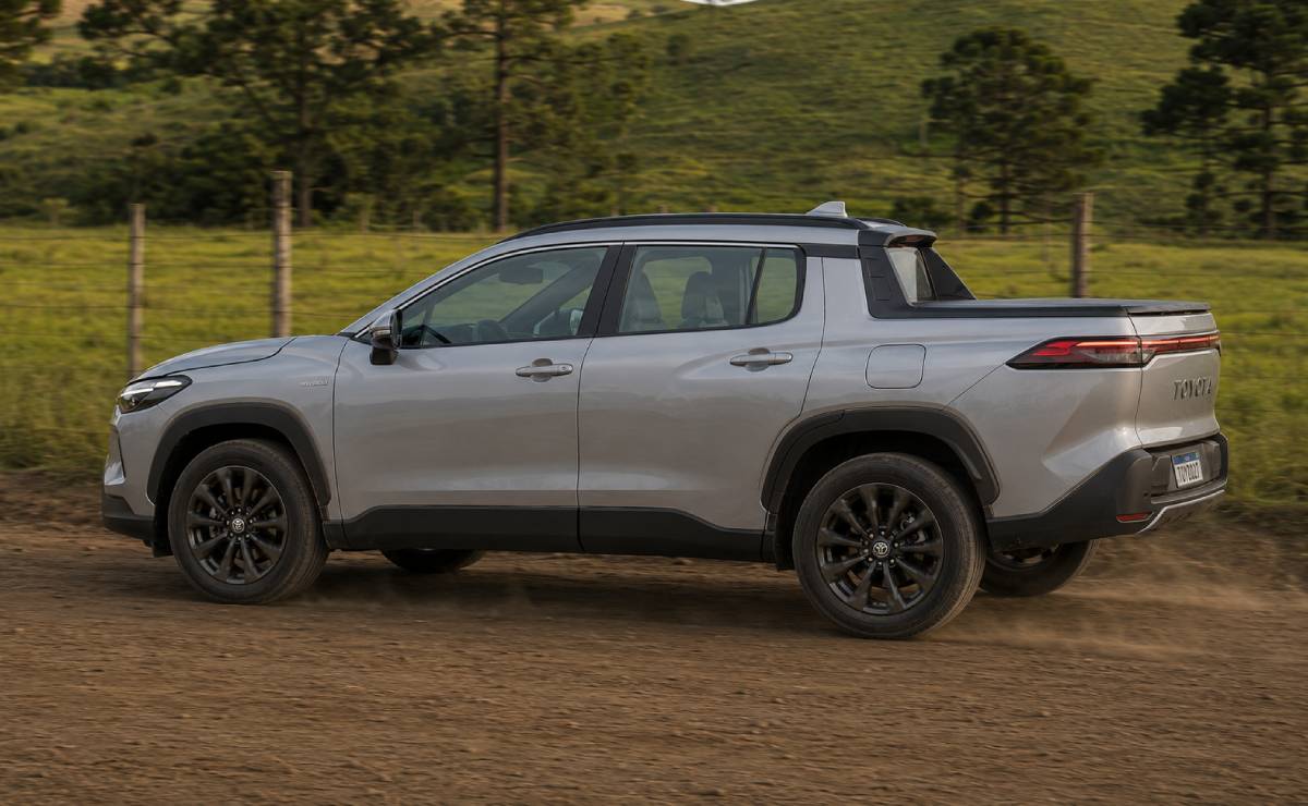 La nueva pick up urbana de Toyota, con base en la Corolla Cross, llegaría en 2027