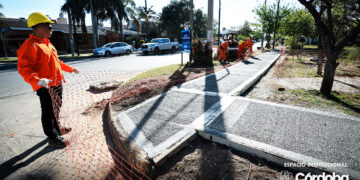 Llaryora supervisó la puesta en valor de la plaza de B° Ampliación Centro América