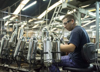 El freno a los salarios: la baja productividad detrás del estancamiento