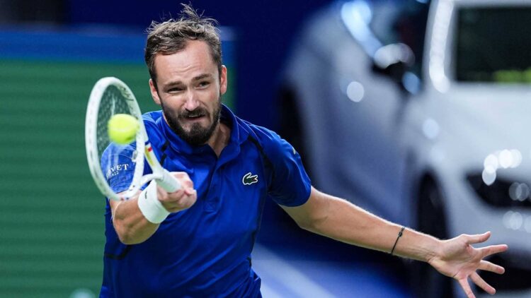 Daniil Medvedev se impuso al griego Stéfanos Tsitsipás.