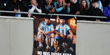 Argentina ya juega su segundo amistoso de la fecha FIFA con Burkina Faso El Monumental también está a la mitad de aforo como sucedió en el Kempes.