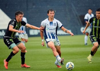 Talleres derrotó 2-0 a Aldosivi y es puntero de su grupo