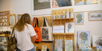 Del cuidado de las mascotas a los cuentos infantiles, los talleres que incorpora la Tienda Creativa