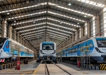 Trenes Argentinos concretó el primer pago para la compra de 43 formaciones