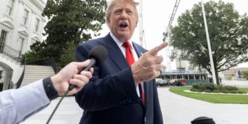 Trump anunció que comenzará una exploración “masiva” de petróleo en Groenlandia
