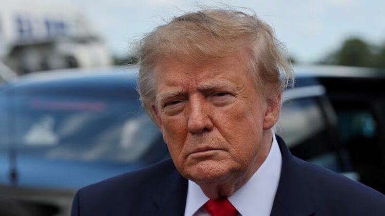Trump cuestionó las elecciones en Brasil y habló de un supuesto fraude Aunque Trump no respaldó abiertamente a Flávio Bolsonaro, le dedicó gestos como recibirlo en mayo en el Despacho Oval.