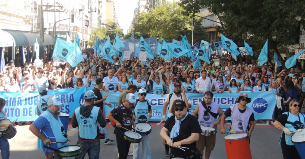 Uepc pidió reabrir la paritaria docente y espera reunirse con la Provincia Uepc pidió reabrir la paritaria docente y espera reunirse con la Provincia