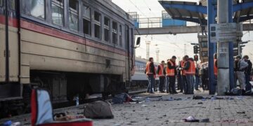 Un ataque ruso contra una estación de tren en Ucrania dejó 14 muertos