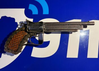 Llevaba un arma casera, intentó escapar de un control policial y terminó detenido