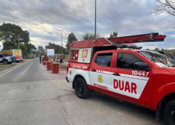 Rescataron a un obrero que cayó a un foso de 2,5 metros Rescataron a un obrero que cayó a un foso de 2,5 metros