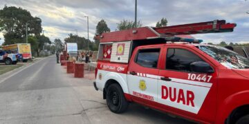 Rescataron a un obrero que cayó a un foso de 2,5 metros