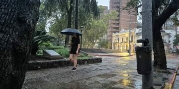 Domingo gris con lluvias débiles y temperaturas de hasta 16°C