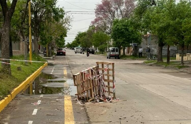 Un motociclista sufrió un traumatismo de cráneo tras chocar contra un vallado Un motociclista sufrió un traumatismo de cráneo tras chocar contra un vallado