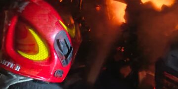 Una vela habría provocado un incendio en una vivienda