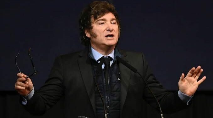 La economía de Milei enfrenta desafíos clave rumbo a 2027 La acumulación de reservas, la recuperación de la actividad económica y la incertidumbre electoral serán claves para el rumbo de la economía argentina en 2027, en un escenario donde las proyecciones anticipan un crecimiento moderado y persisten los riesgos financieros.