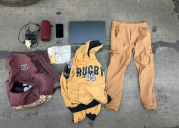 Rompió un vehículo, robó pertenencias y fue detenido